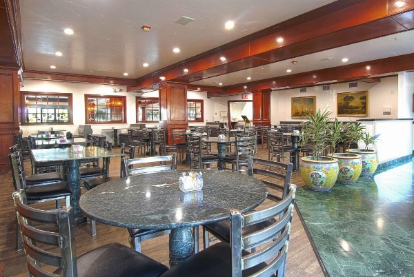 Azure Hotel & Suites Ontario, A Trademark Collection Hotel image 7